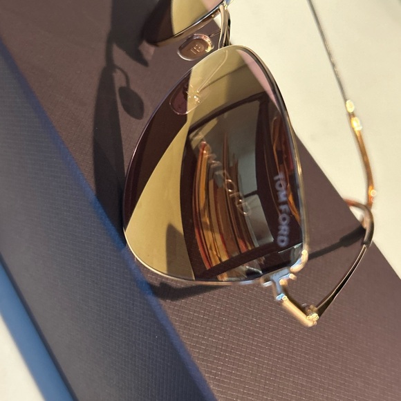 Tom Ford Anaia Metal Cat-eye sunglasses - Picture 8 of 8